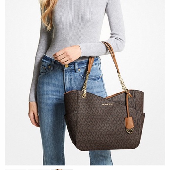 Michael Kors Jet Set Large Logo Shoulder Bag NWT - Picture 1 of 3